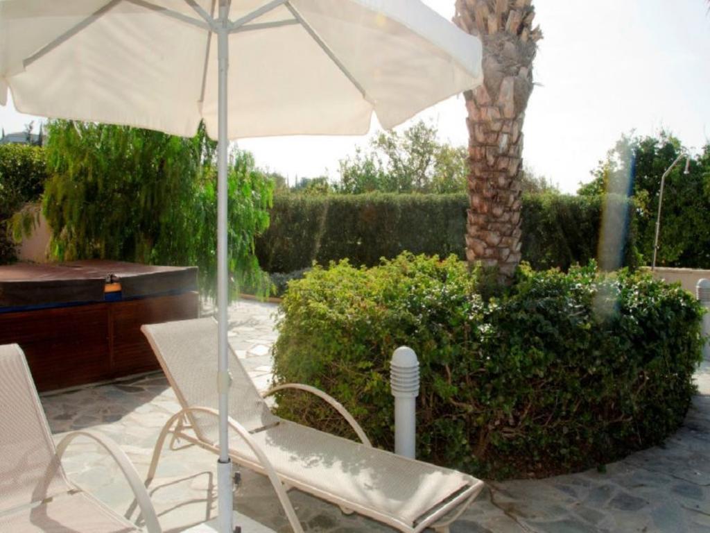Villa Saraliana Sandy Beach Villas - Heated Pool - Jacuzzi - Private Beach Area Polis Oda fotoğraf