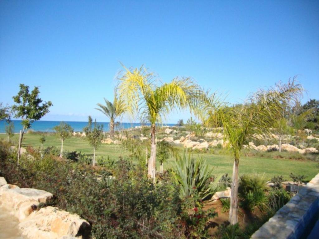 Villa Saraliana Sandy Beach Villas - Heated Pool - Jacuzzi - Private Beach Area Polis Oda fotoğraf