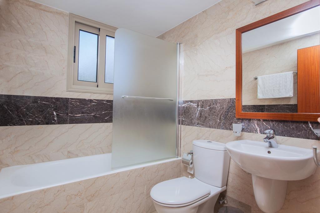 Villa Saraliana Sandy Beach Villas - Heated Pool - Jacuzzi - Private Beach Area Polis Oda fotoğraf