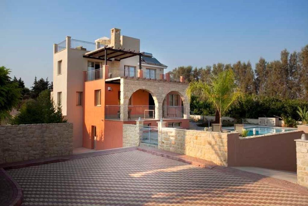 Villa Saraliana Sandy Beach Villas - Heated Pool - Jacuzzi - Private Beach Area Polis Oda fotoğraf