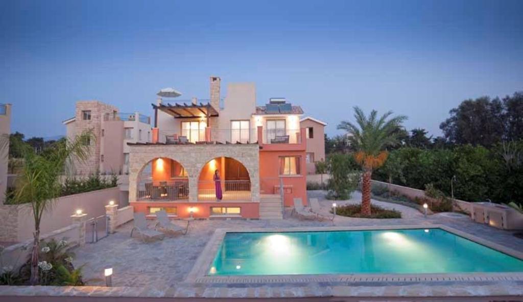 Villa Saraliana Sandy Beach Villas - Heated Pool - Jacuzzi - Private Beach Area Polis Oda fotoğraf